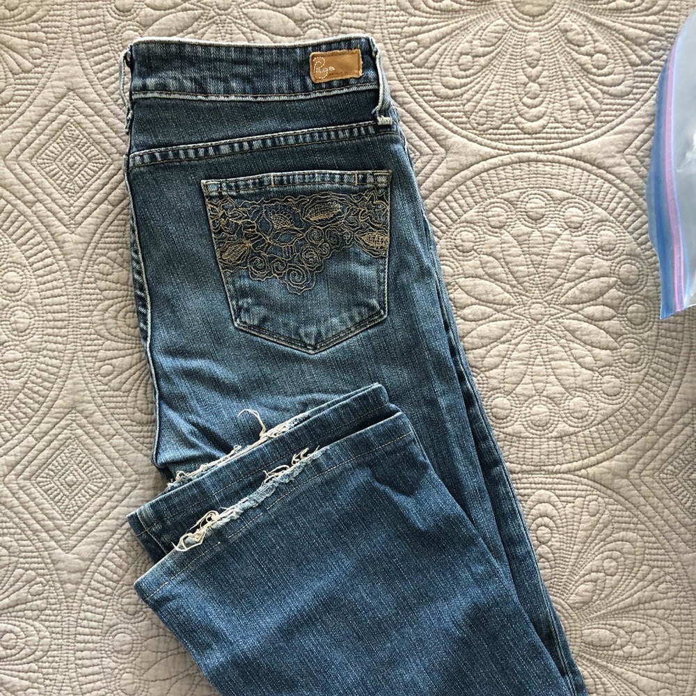 Paige Medium Wash Jeans with Unique Pocket Detail